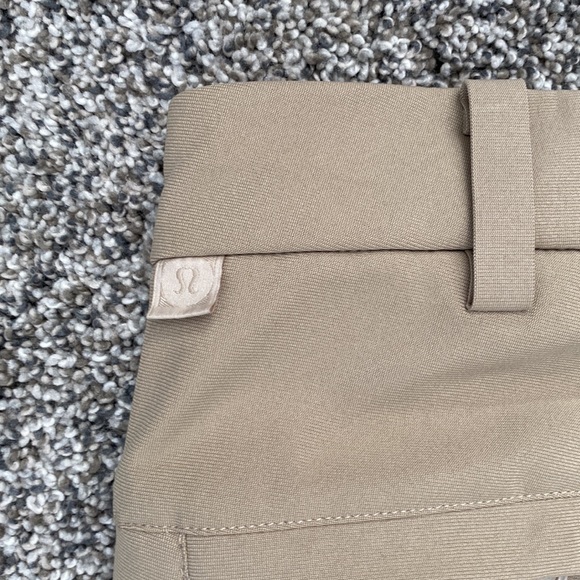 Lululemon Commission Pant Classic *Warpstreme 34/32"
Artifact - Picture 7 of 8